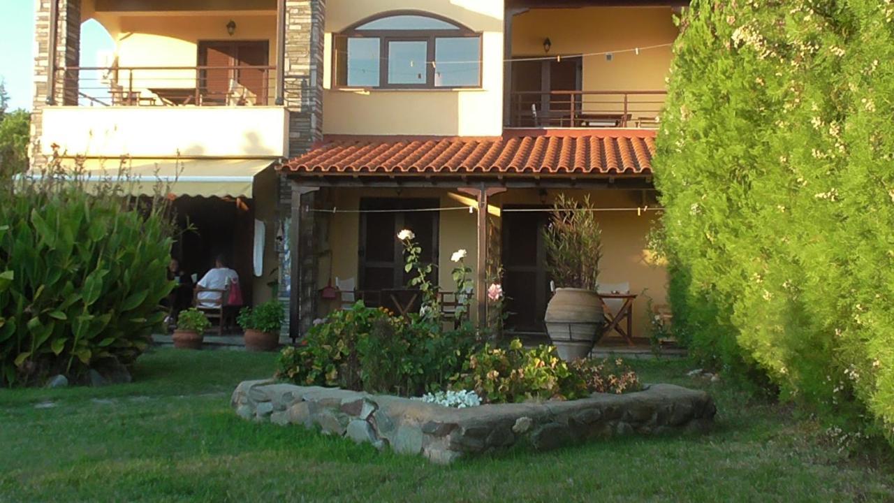 Studios Tripiti Nea Roda Exterior foto